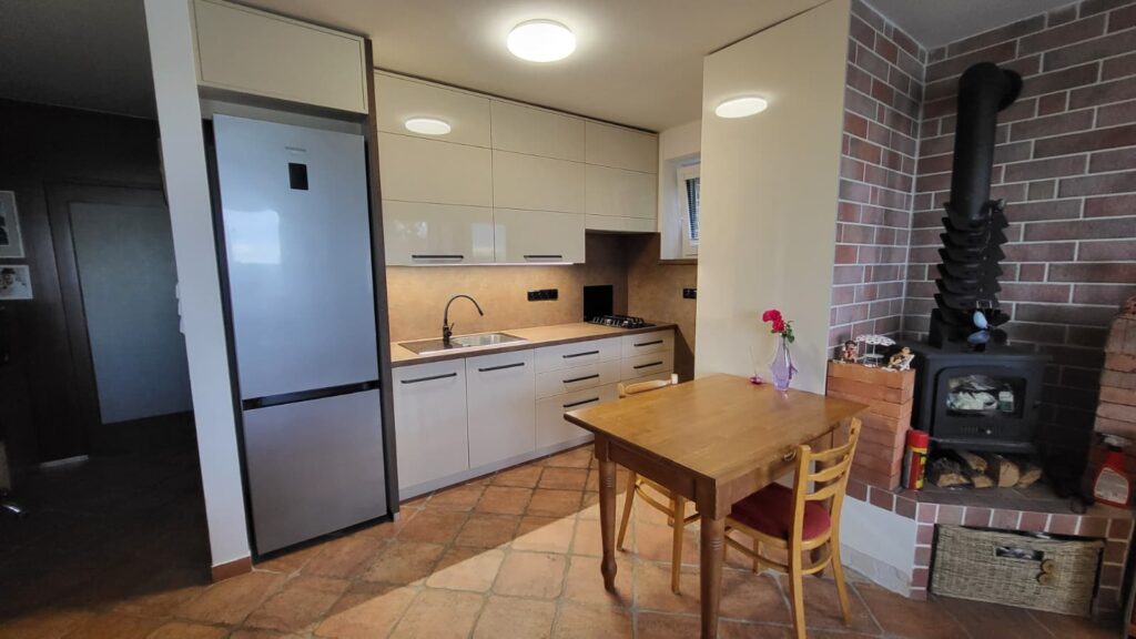 kuchyň na míru pro klienta z Kroměříže - celá kuchyně